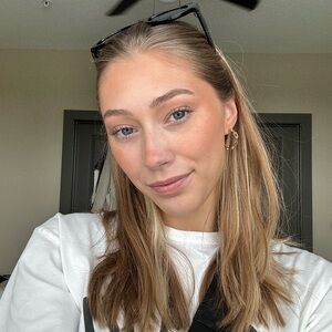 Meet your Posher, Lacey